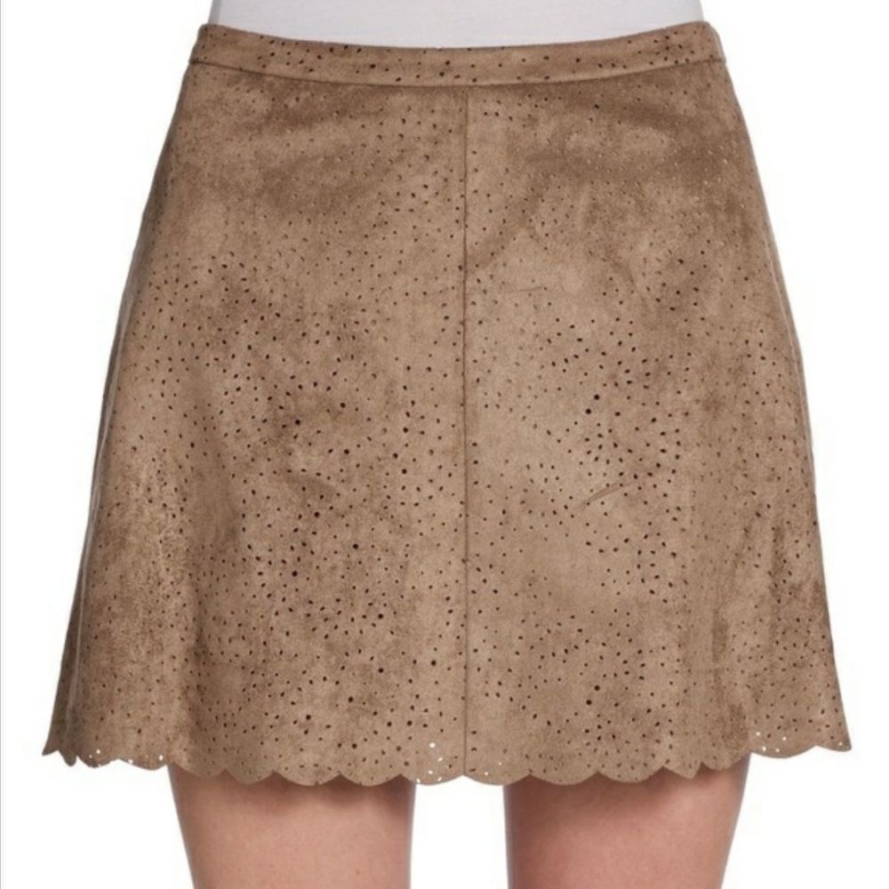 BGBGMaxAzria Sheryl Faux Suede Flare Mini Skirt Mocha Brown sz L - Picture 4 of 10